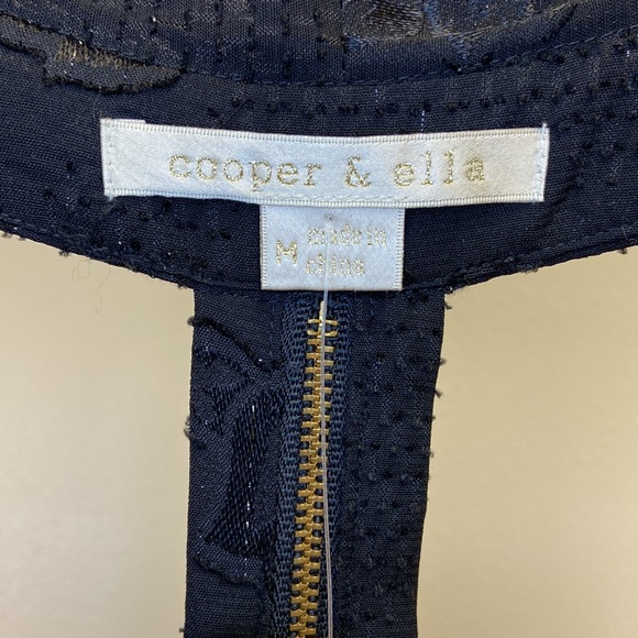 Cooper & Ella T-bone top with exposed zipper - Picture 4 of 6